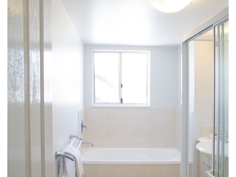 18/437 Golden four drive, Tugun QLD 4224