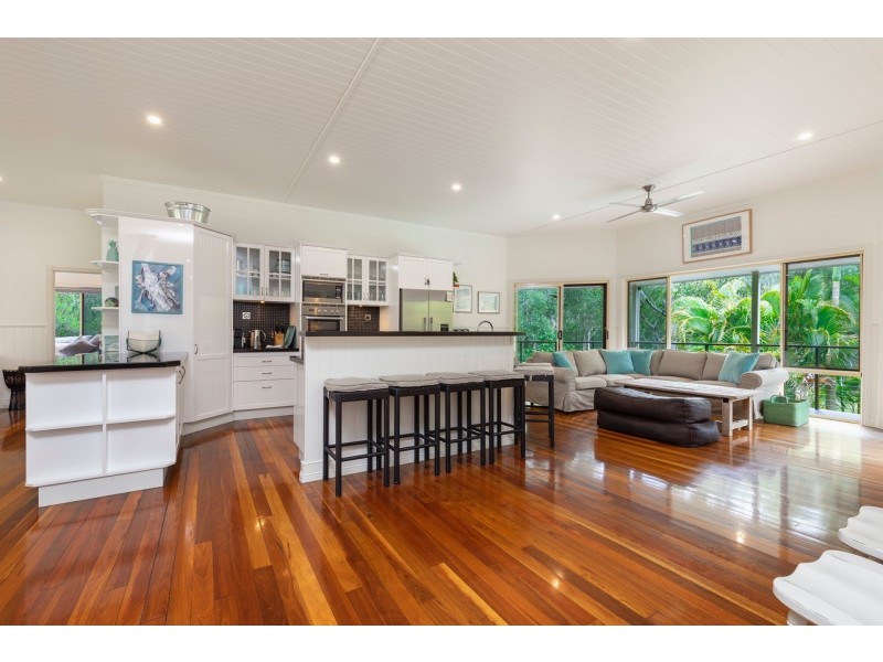 10 YANGUBBI LANE, Cooroibah QLD 4565