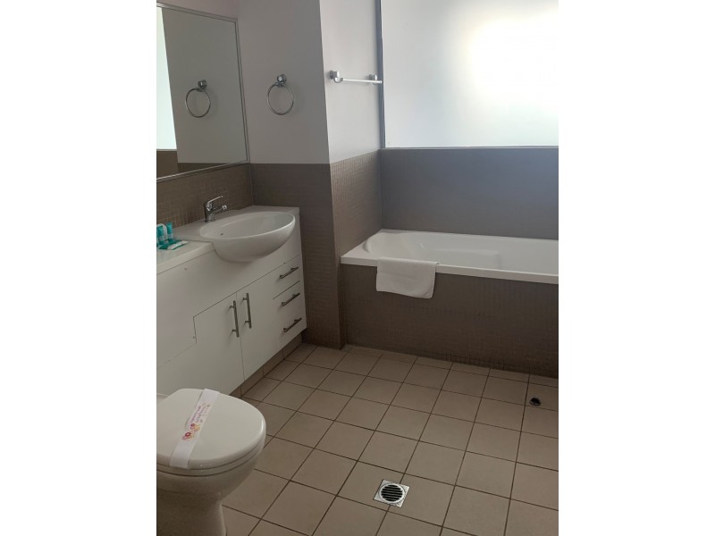 411/360 Marine Parade, Labrador QLD 4215