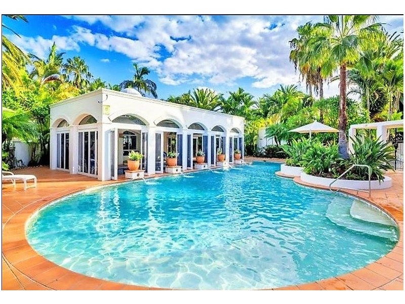 7 Central 100 Cotlew Street East, Southport QLD 4215