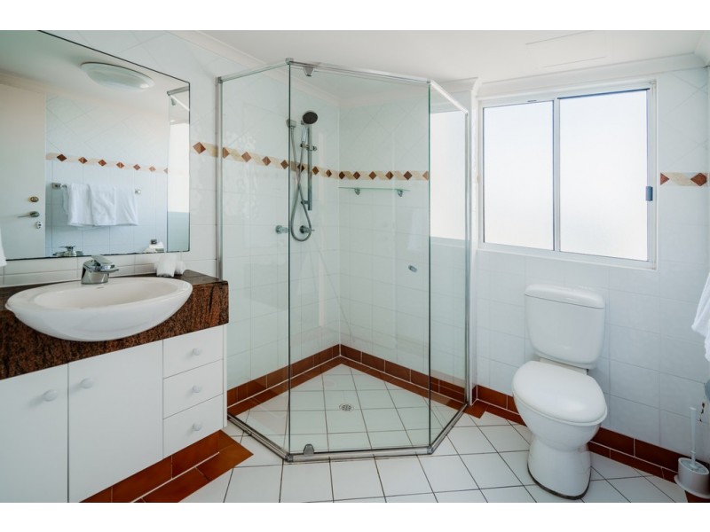 131/59 Pacific St, Main Beach QLD 4217