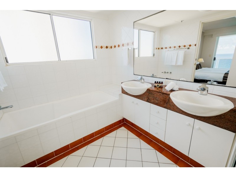 131/59 Pacific St, Main Beach QLD 4217