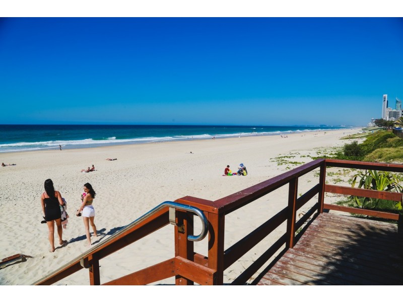 131/59 Pacific St, Main Beach QLD 4217