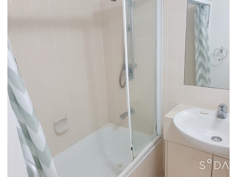 U10/ 37 Bayview street, Runaway Bay QLD 4216