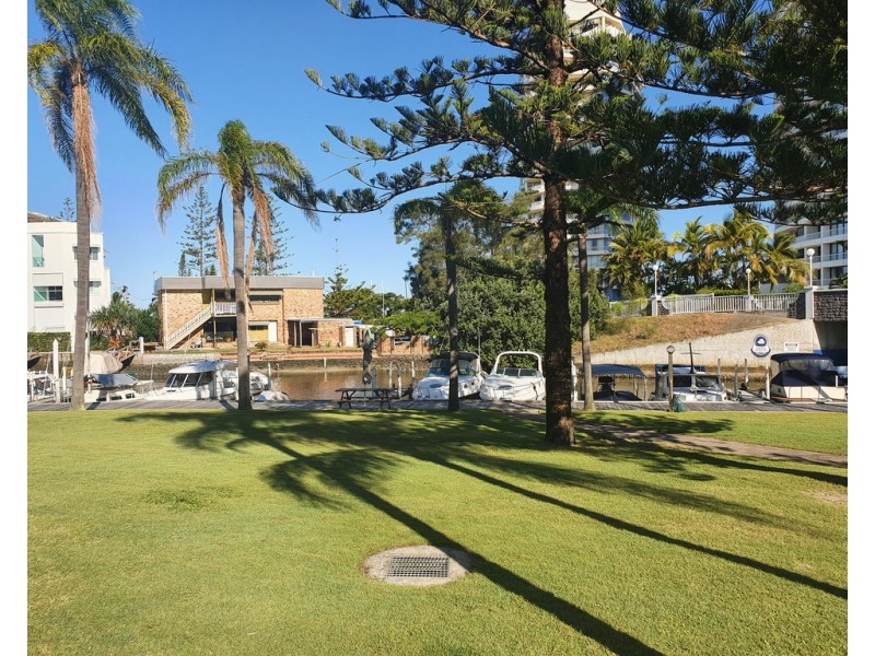 U10/ 37 Bayview street, Runaway Bay QLD 4216