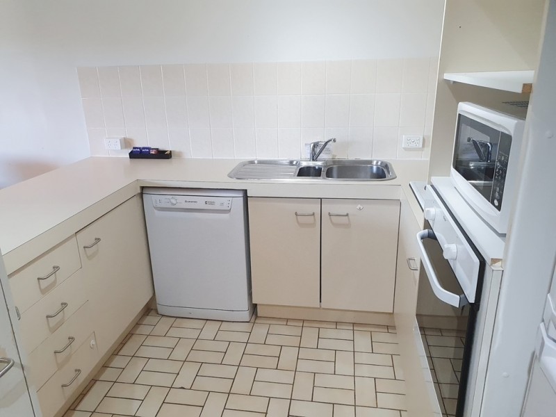 U15/ 37 Bayview street, Runaway Bay QLD 4216