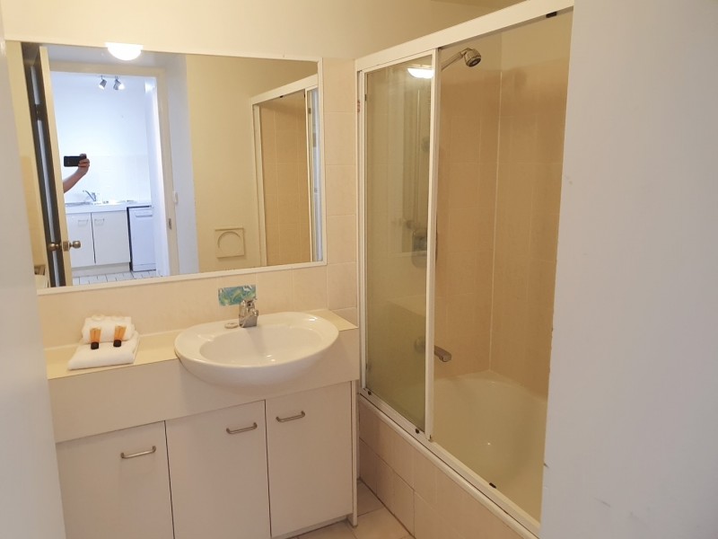 U15/ 37 Bayview street, Runaway Bay QLD 4216