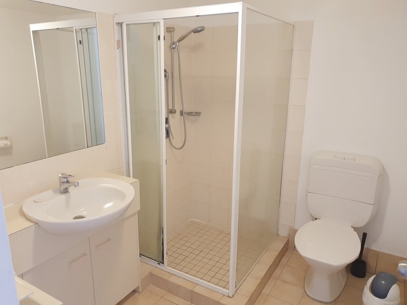 U46/ 37 Bayview street, Runaway Bay QLD 4216