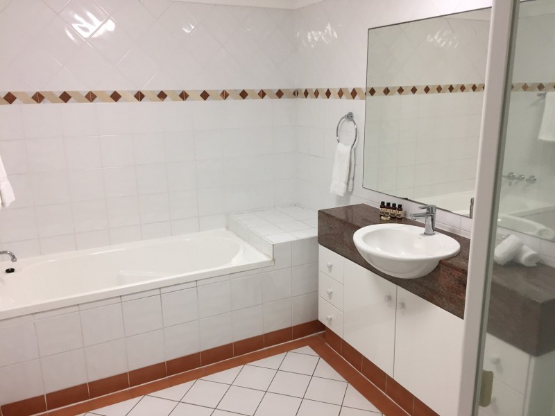 59 Pacific St, Main Beach QLD 4217