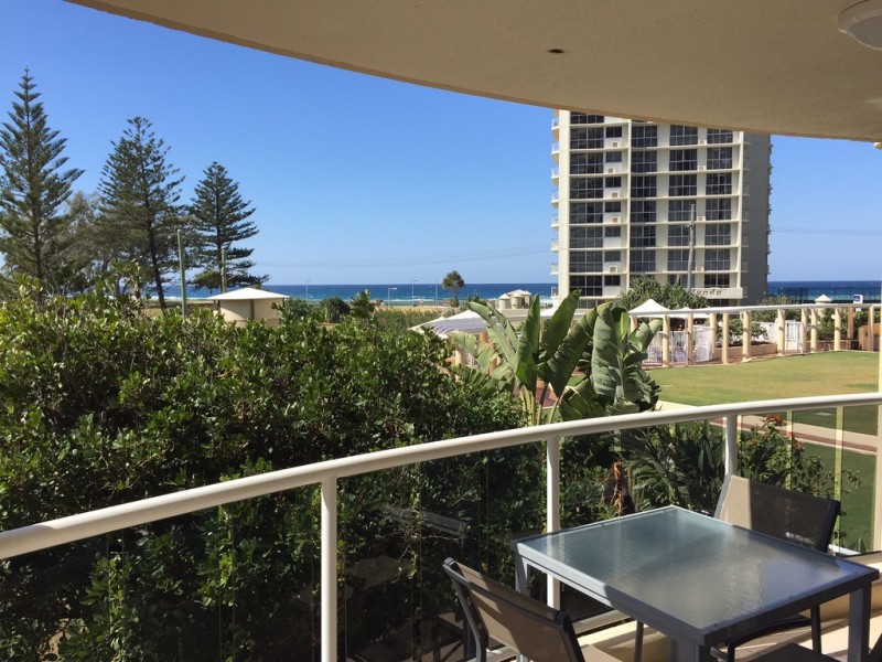 59 Pacific St, Main Beach QLD 4217