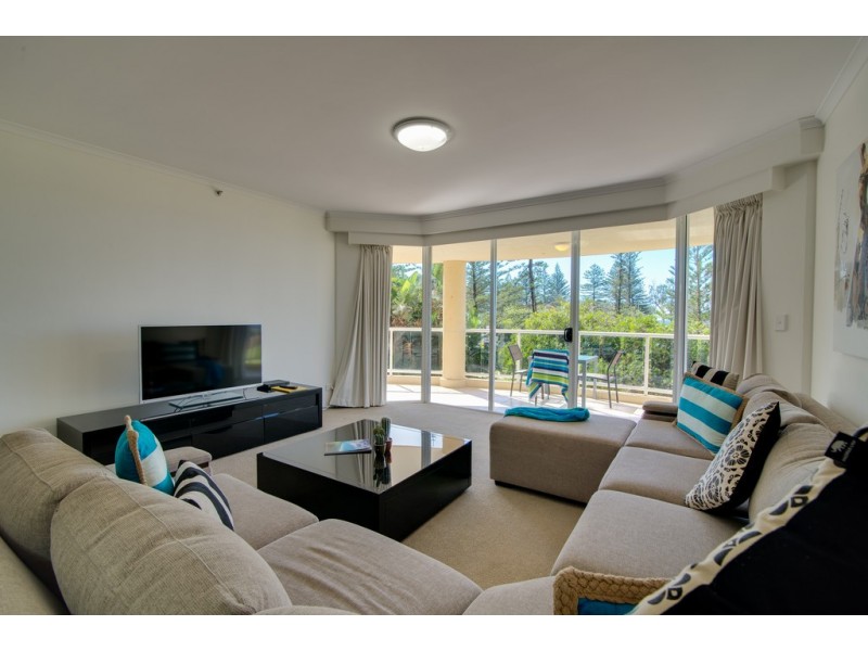 59 Pacific St, Main Beach QLD 4217