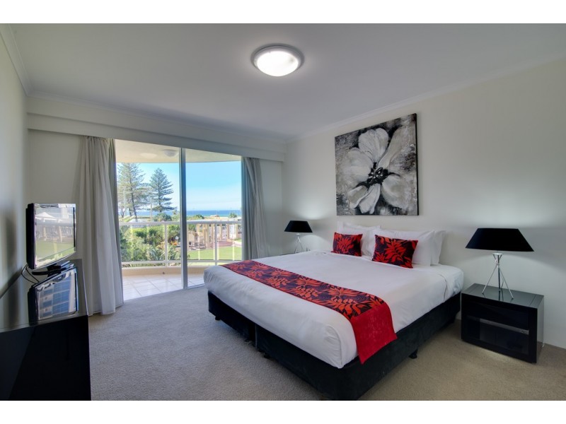 59 Pacific St, Main Beach QLD 4217