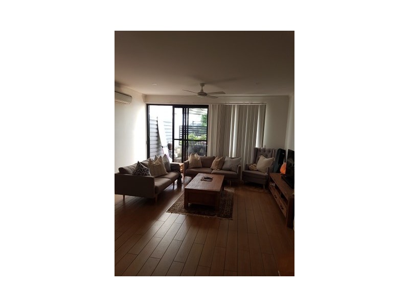 1/42 Stadium Drive, Robina QLD 4226