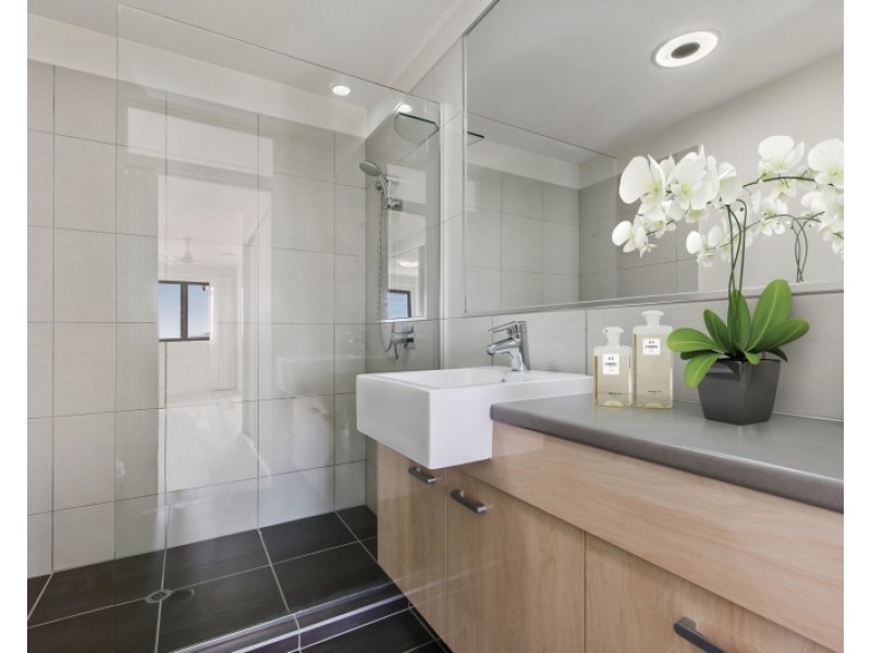 55/57 Grand Parade, Kawana Island QLD 4575