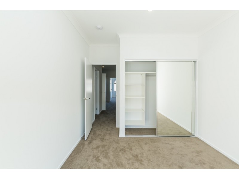 7/33 Sickle Avenue, Hope Island QLD 4212