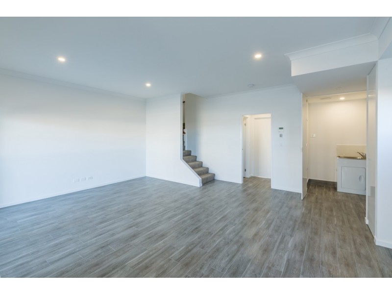 7/33 Sickle Avenue, Hope Island QLD 4212