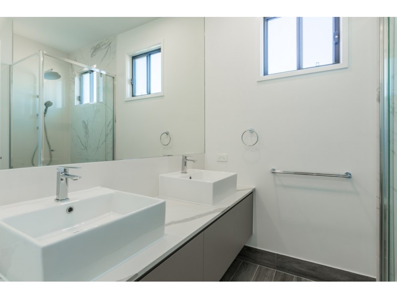 7/33 Sickle Avenue, Hope Island QLD 4212