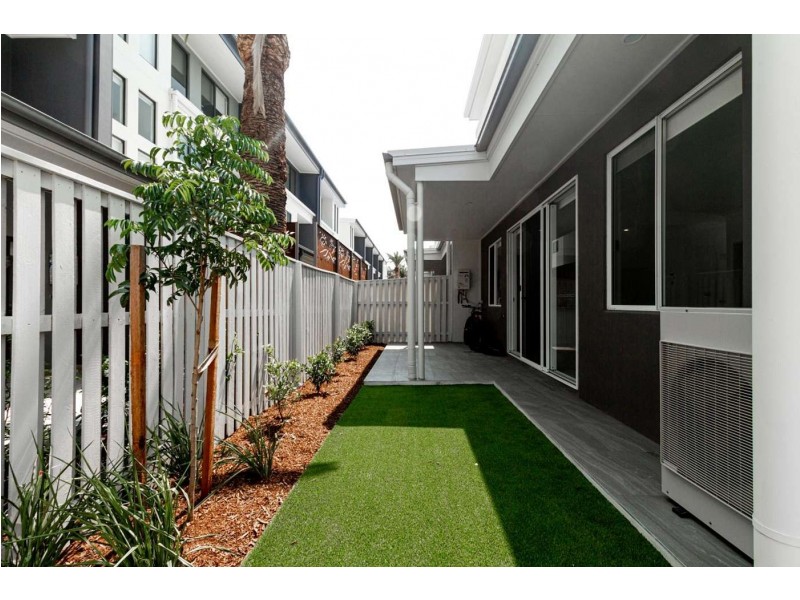 22/6 Park Cove Boulevard, Hope Island QLD 4212