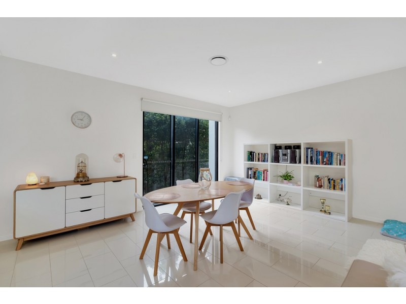 2670 The Address, Hope Island QLD 4212