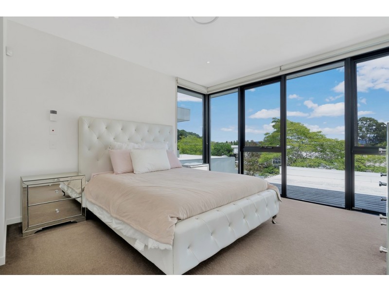 2670 The Address, Hope Island QLD 4212