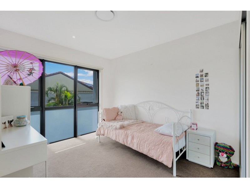 2670 The Address, Hope Island QLD 4212