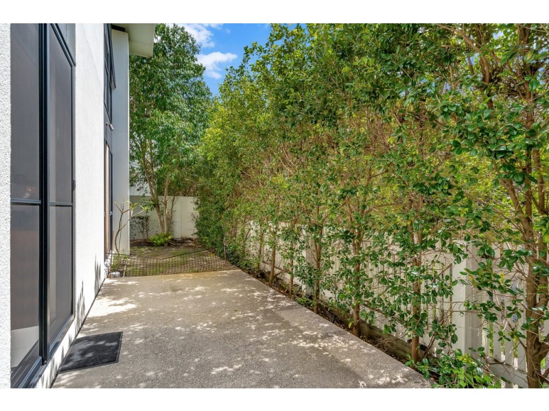 2670 The Address, Hope Island QLD 4212