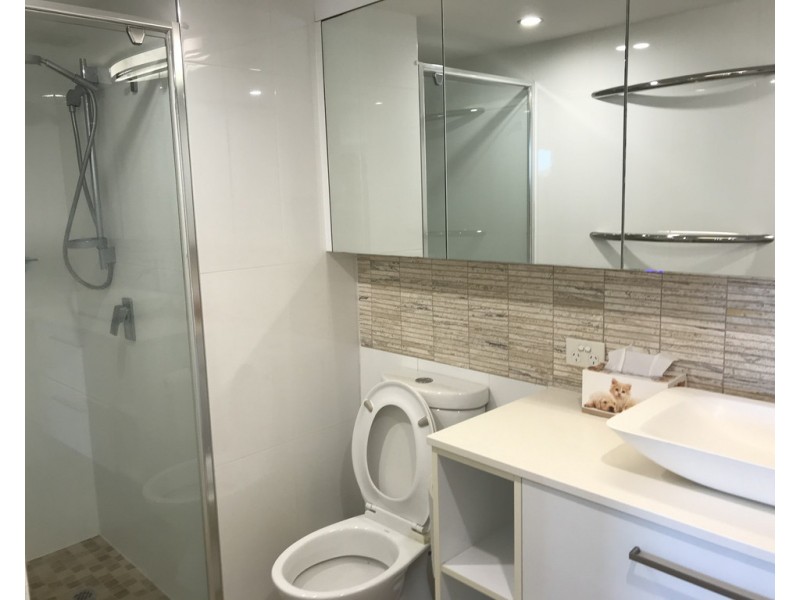 20 Commodore drive, Surfers Paradise QLD 4217