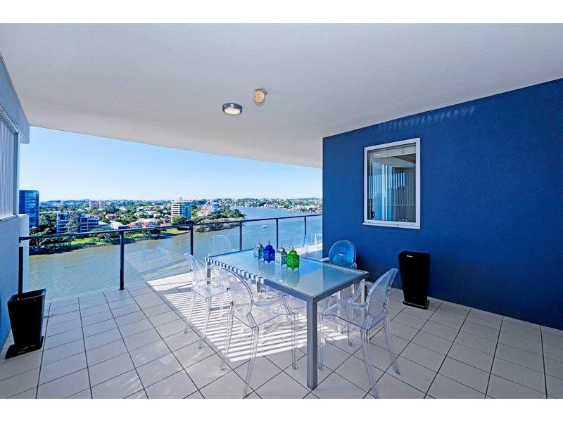 98 THORN STREET, Kangaroo Point QLD 4169