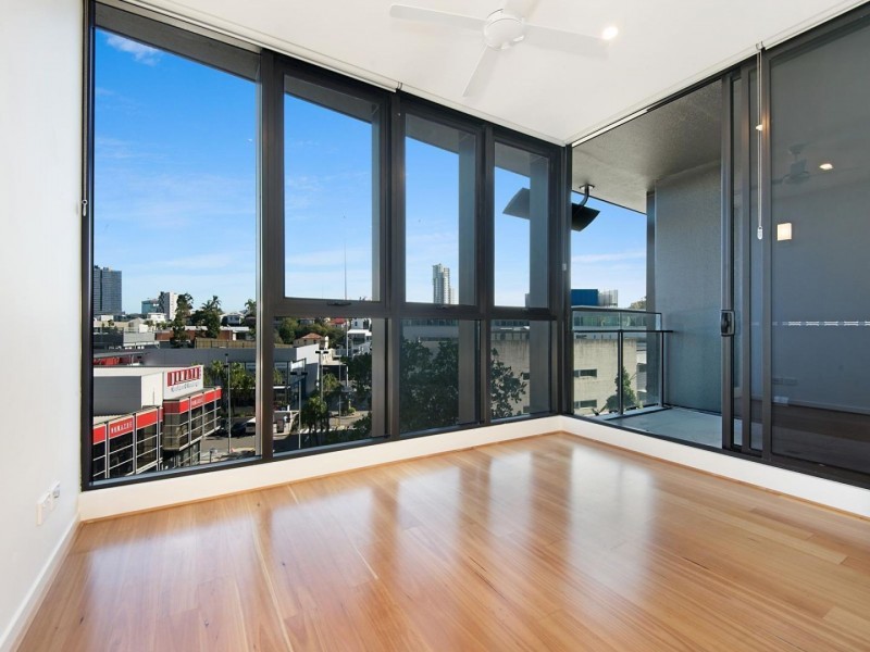 1033 ANN ST “Level 18″, Newstead QLD 4006