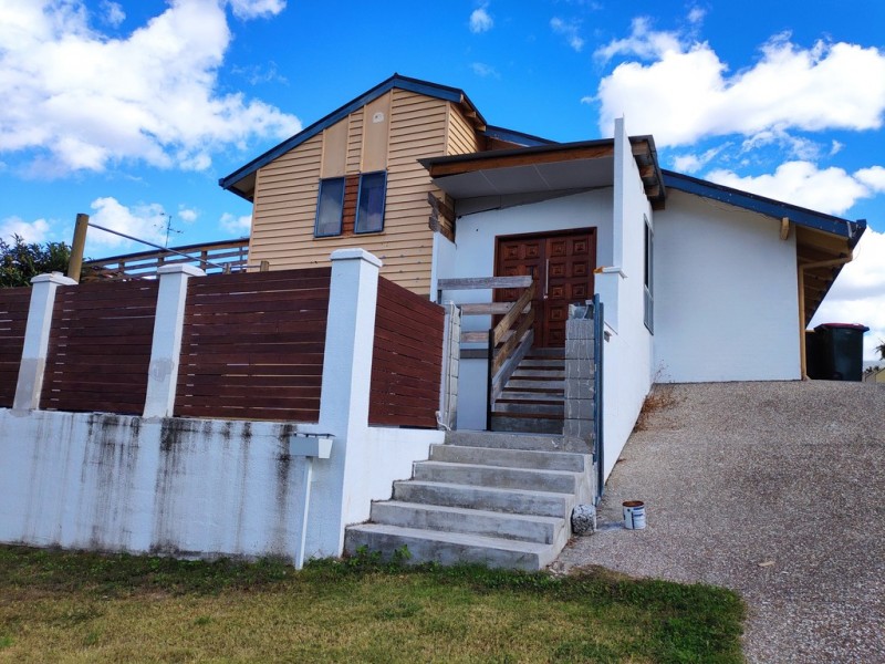 4 Muirfield St, Macgregor QLD 4109