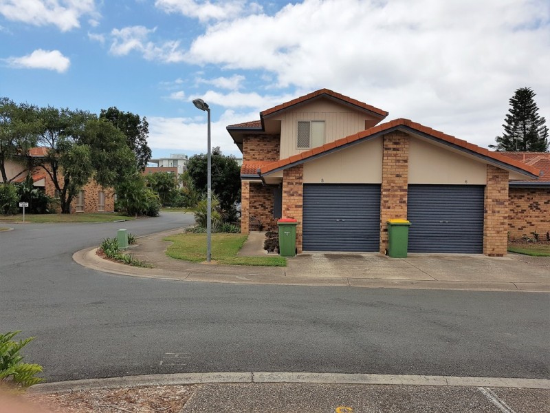 5/11 Waterford, Bundall QLD 4217