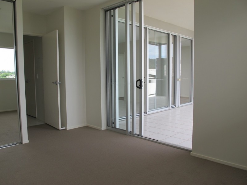 ID: 22144997 27 Station Road, Indooroopilly QLD 4068