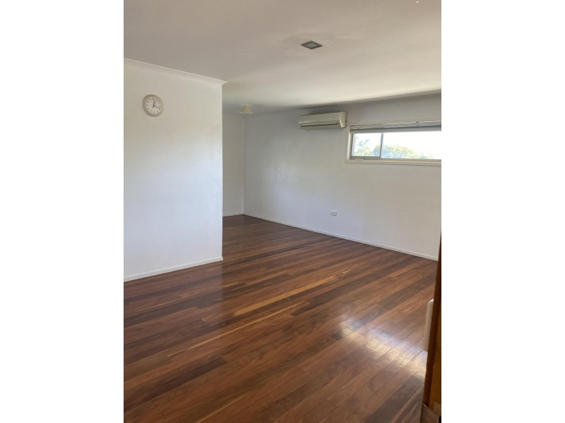 10 Eliane St, Southport QLD 4215