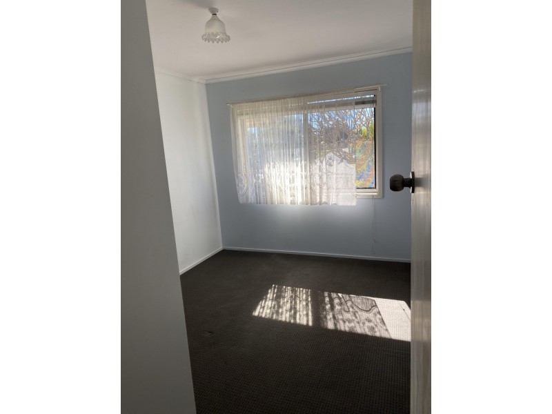 10 Eliane St, Southport QLD 4215