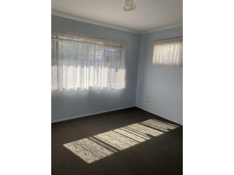 10 Eliane St, Southport QLD 4215