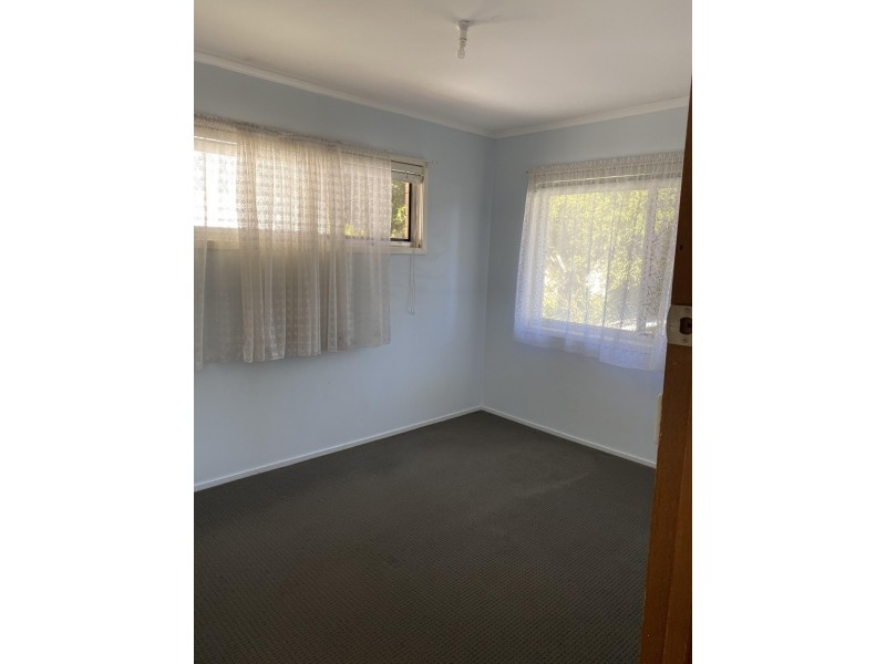 10 Eliane St, Southport QLD 4215