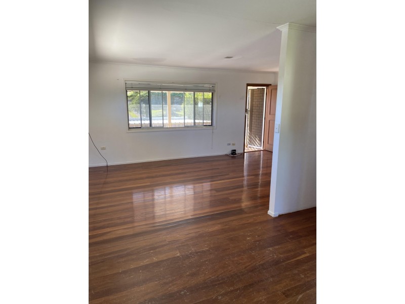 10 Eliane St, Southport QLD 4215