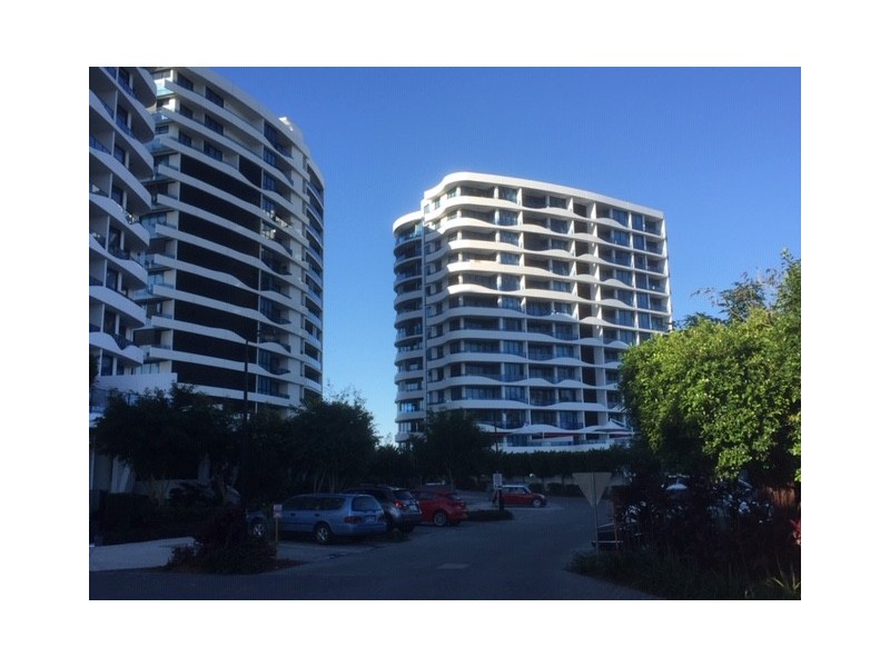 5 HARBOUR SIDE COURT, Biggera Waters QLD 4216