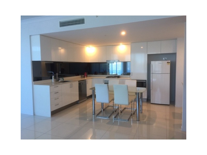 5 HARBOUR SIDE COURT, Biggera Waters QLD 4216