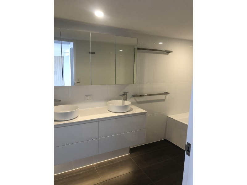 61/18 Commodore drive, Paradise Waters QLD 4217