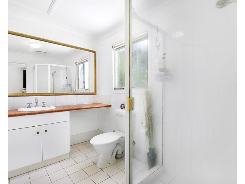 2/100 Cotlew Street East, Southport QLD 4215