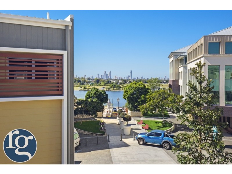 42/2 Town Centre Close, Carrara QLD 4211