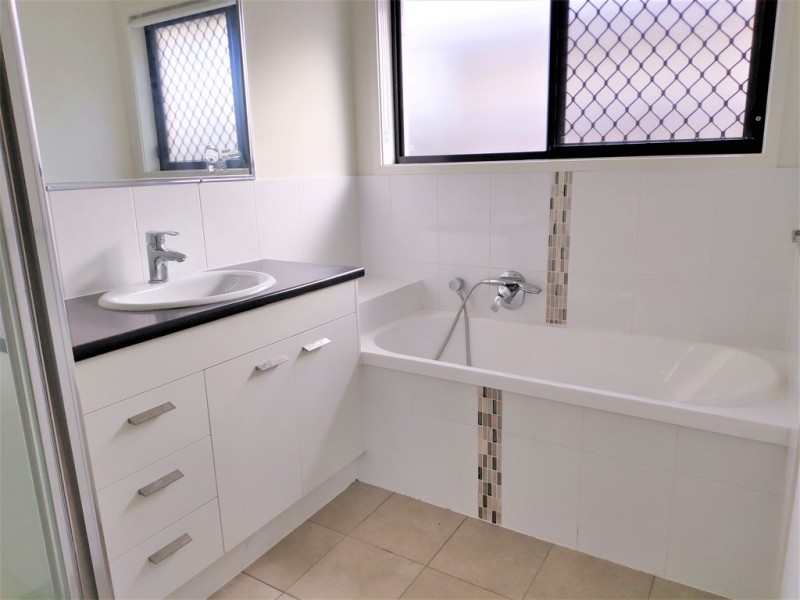 10 CORALINA CRESCENT, Logan Reserve QLD 4133