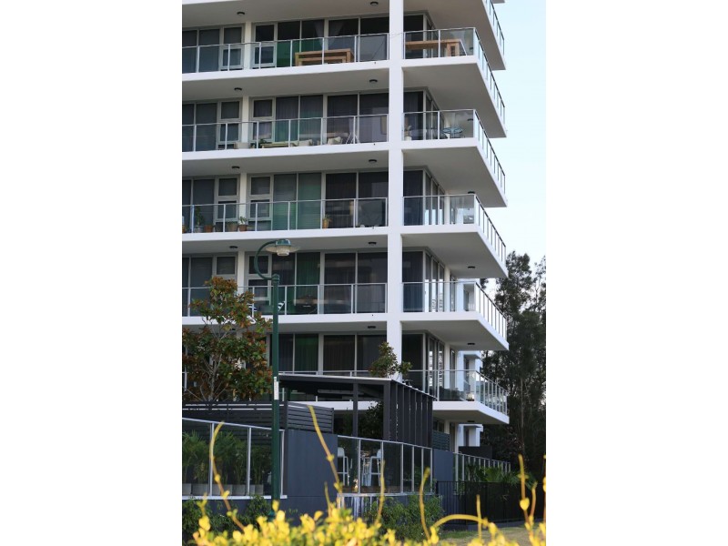 222/33 Lakefront Cres, Varsity Lakes QLD 4227