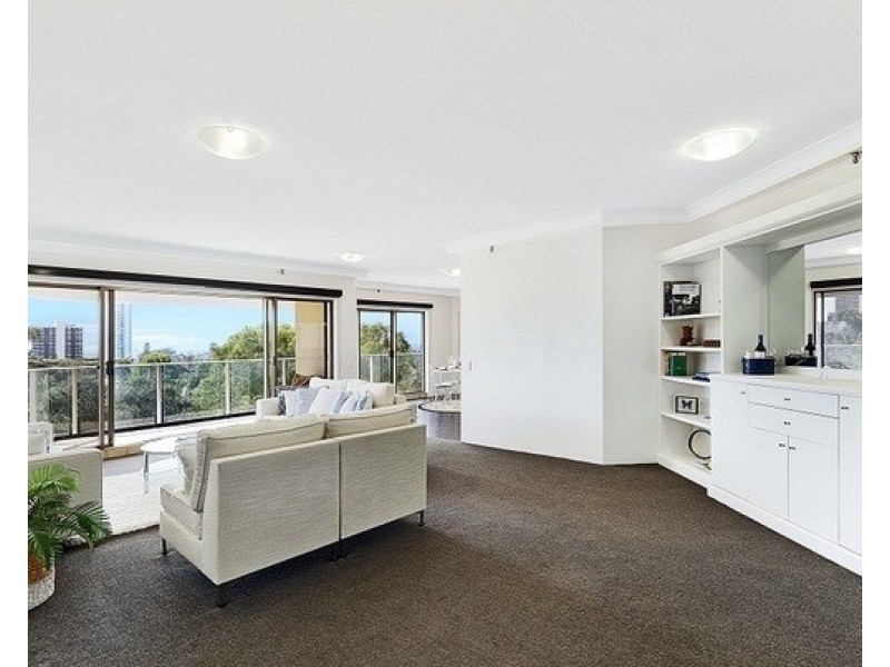 21/2 Admiralty Drive, Paradise Waters QLD 4217