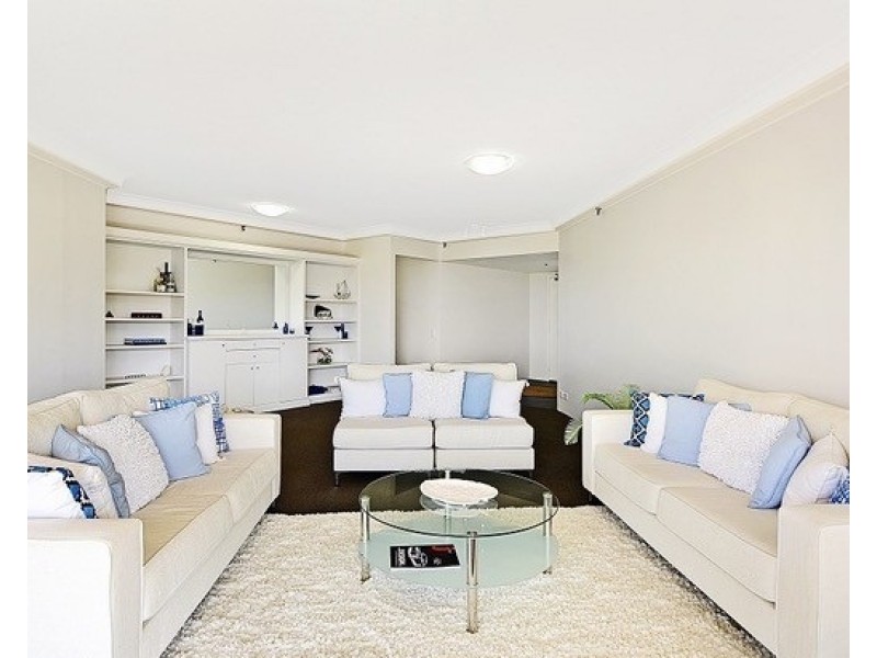 21/2 Admiralty Drive, Paradise Waters QLD 4217