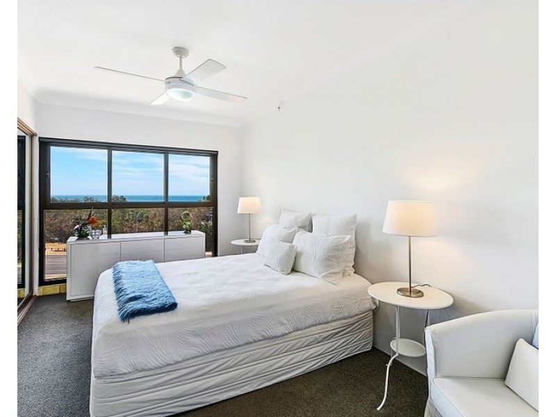 21/2 Admiralty Drive, Paradise Waters QLD 4217