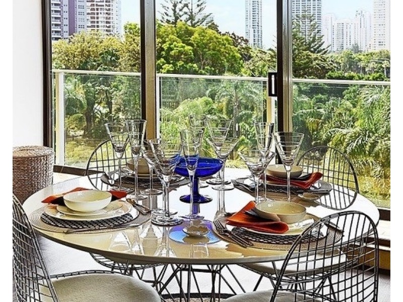 21/2 Admiralty Drive, Paradise Waters QLD 4217