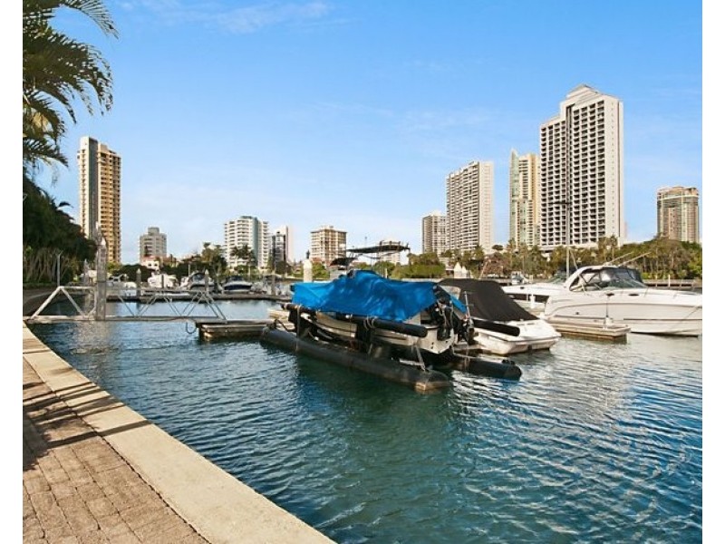 21/2 Admiralty Drive, Paradise Waters QLD 4217