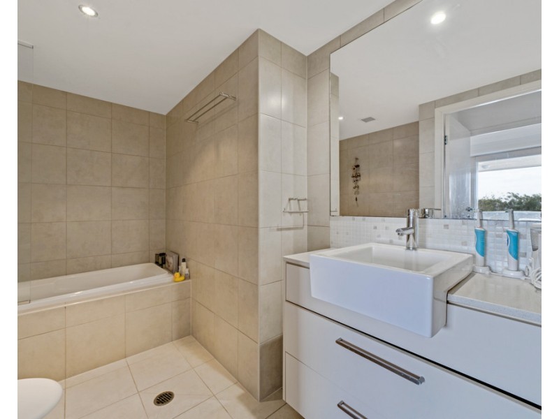 1502/12 Executive Drive, Burleigh Waters QLD 4220